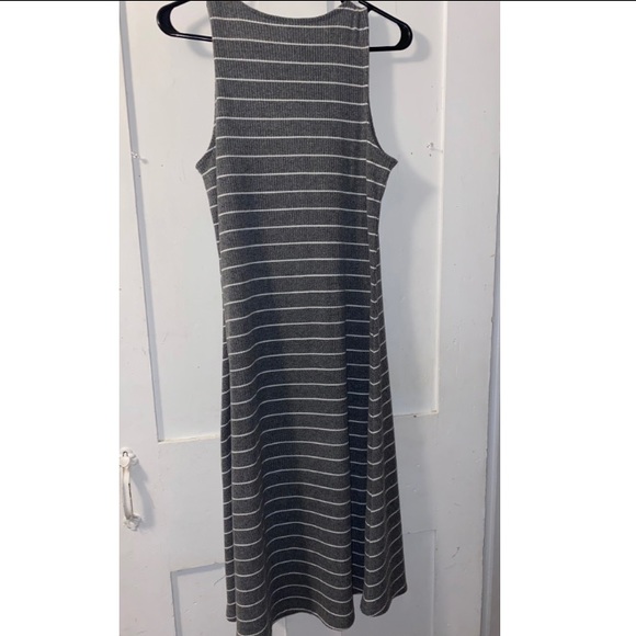 Old Navy Sleeveless Dress - Picture 2 of 4
